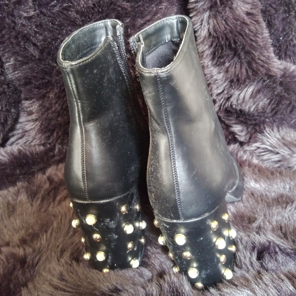 Boots - Picture 4 of 6